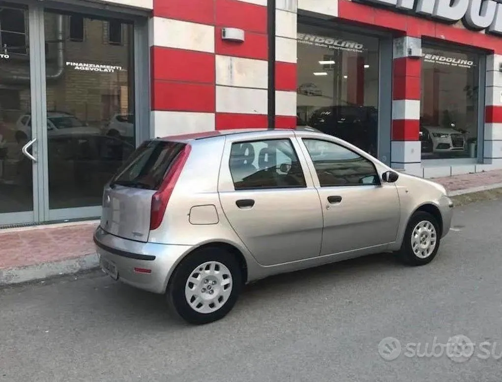 Fiat Punto 2005 photo 2