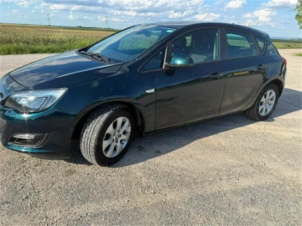 Opel Astra 2014 photo 3