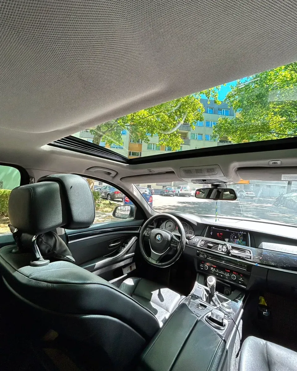 BMW 5 Series 2010 photo 2