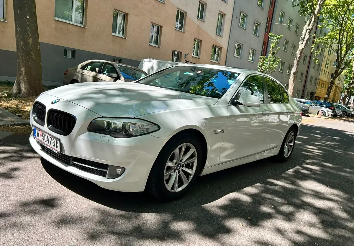 BMW 5 Series 2010 photo 3