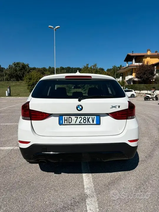 BMW X1 2012 photo 2