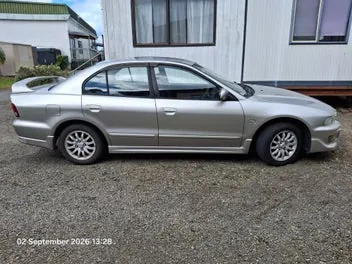 Mitsubishi Galant 2005 photo 2