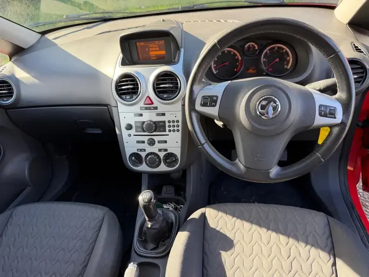 Vauxhall Corsa 2013 photo 3