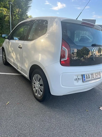 Volkswagen Up 2013 photo 5