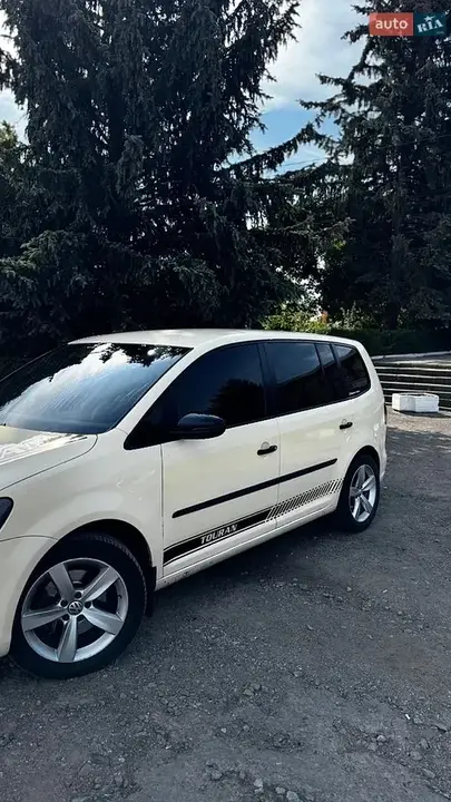 Volkswagen Touran 2014 photo 3