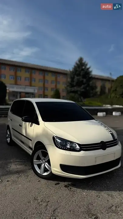 Volkswagen Touran 2014 photo 4