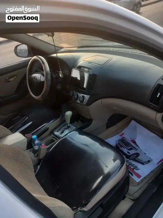 Hyundai Elantra 2011 photo 2