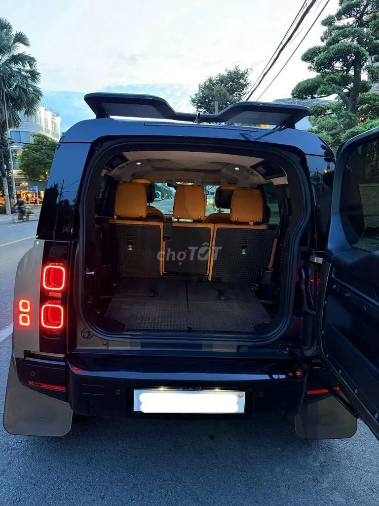 Land Rover Defender 2022 photo 5