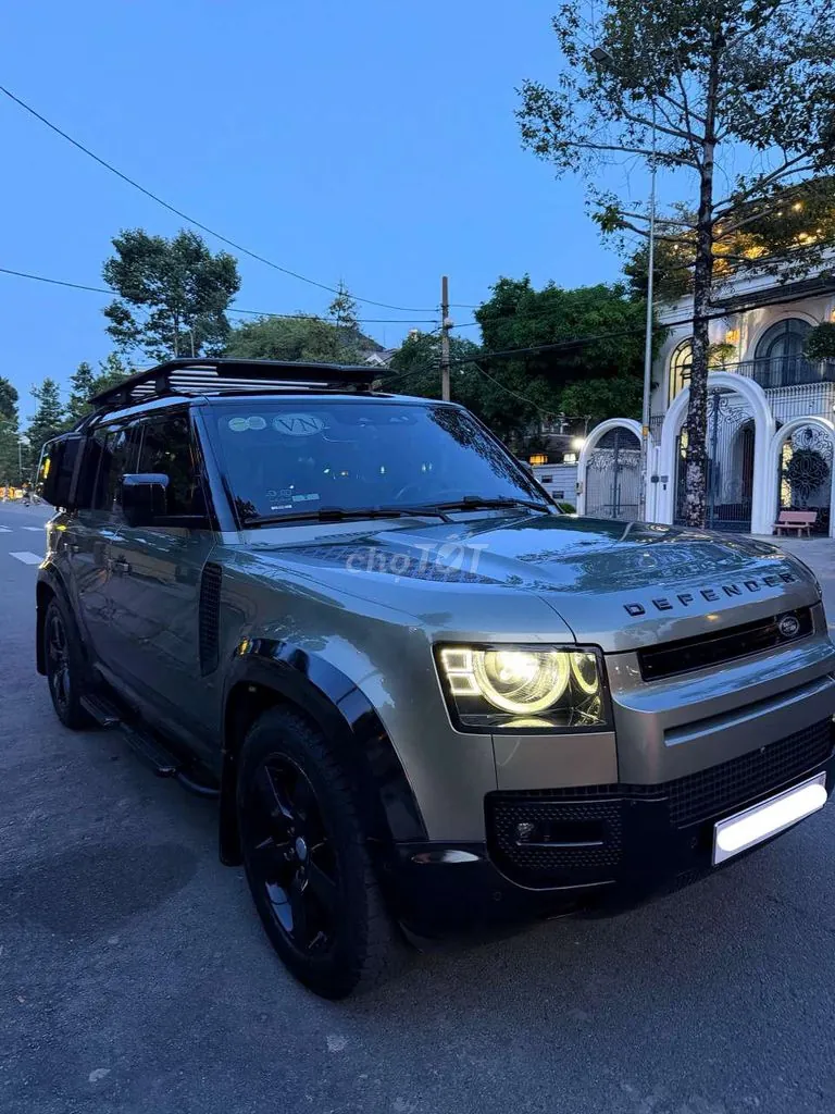 Land Rover Defender 2022 photo 2