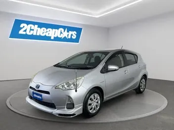 Toyota Aqua 2013 photo 2