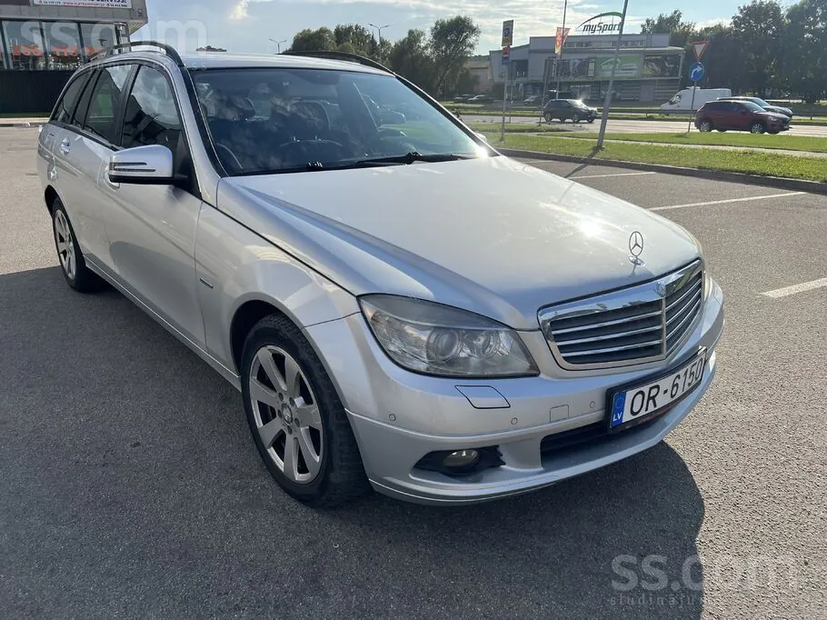 Mercedes-Benz C200 2010 photo 4