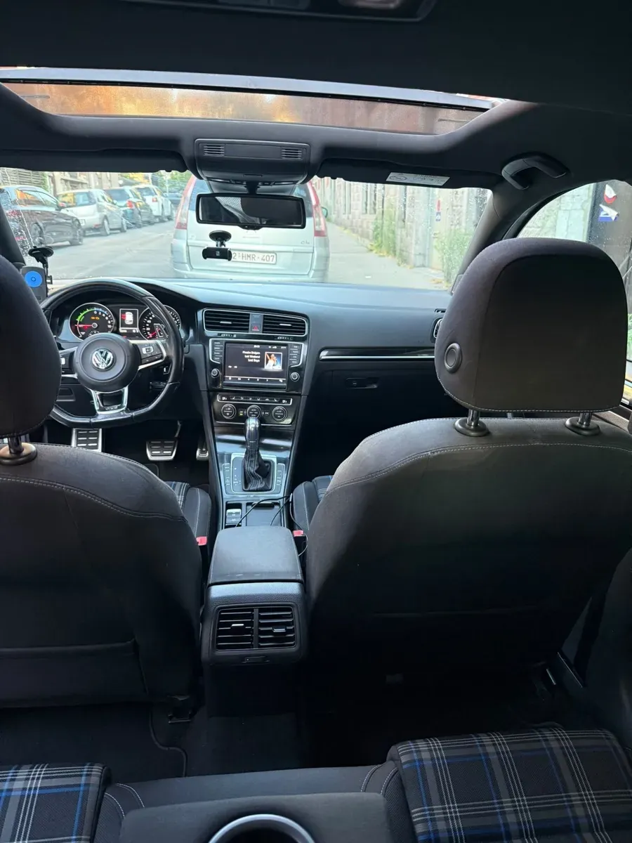 Volkswagen Golf 2015 photo 2