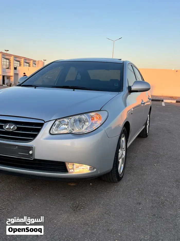 Hyundai Avante 2009 photo 2
