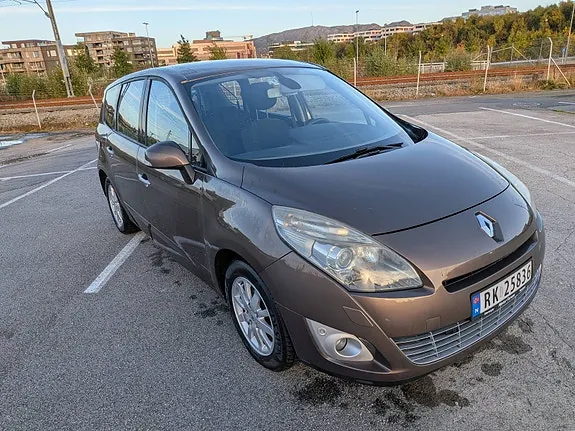 Renault Grand Scenic 2012 photo 3