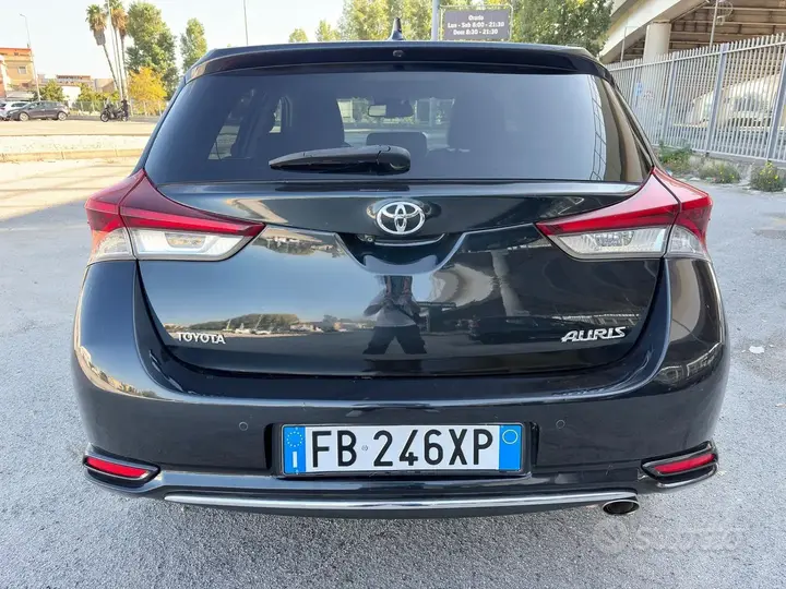 Toyota Auris 2015 photo 5
