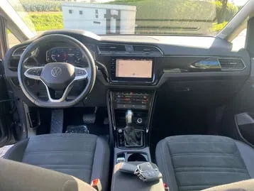 Volkswagen Touran 2023 photo 2