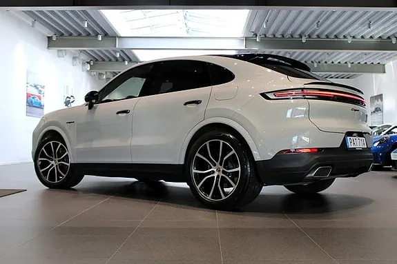 Porsche Cayenne 2024 photo 2