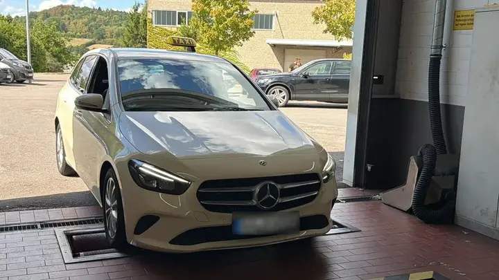 Mercedes-Benz B200 D
