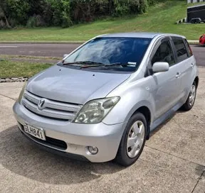 Toyota Ist 2005 photo 2