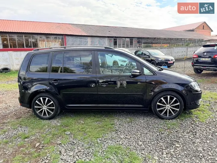 Volkswagen Touran 2009 photo 4