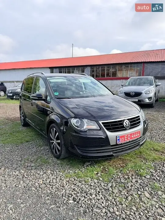 Volkswagen Touran 2009 photo 3