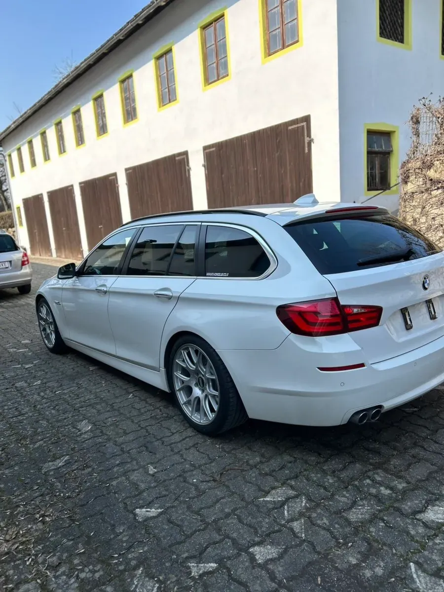 BMW 5 Series 2010 photo 3