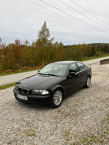 BMW 318I