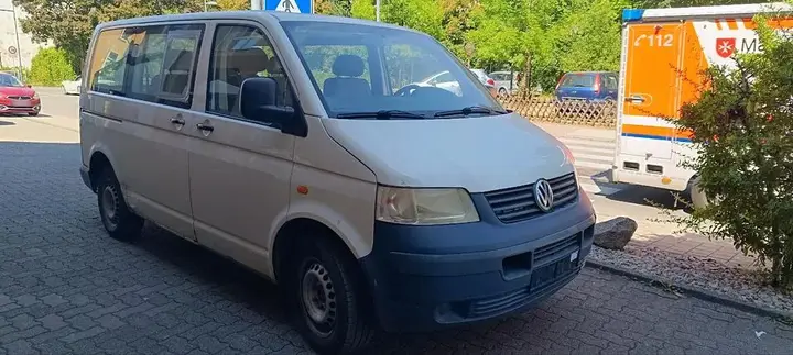 Volkswagen T5 Kombi