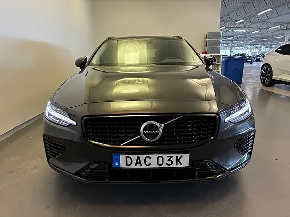 Volvo V60 2025 photo 2