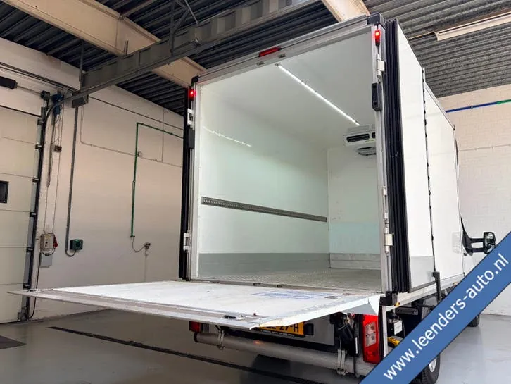 Ford Transit 2021 photo 2
