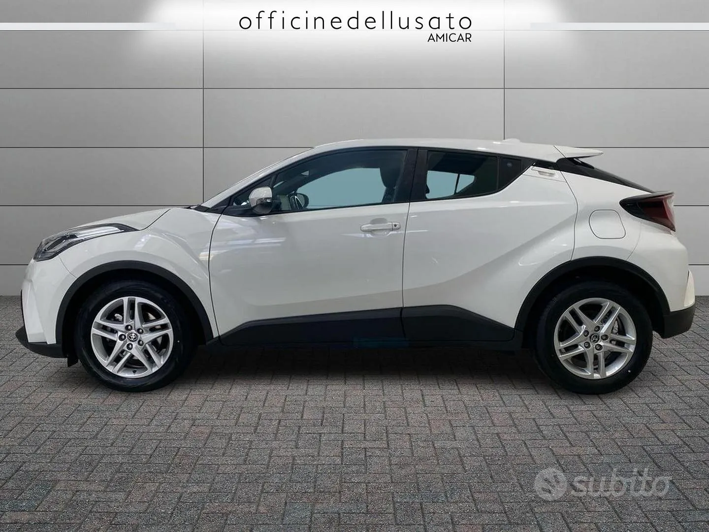 Toyota C-Hr 2022 photo 2