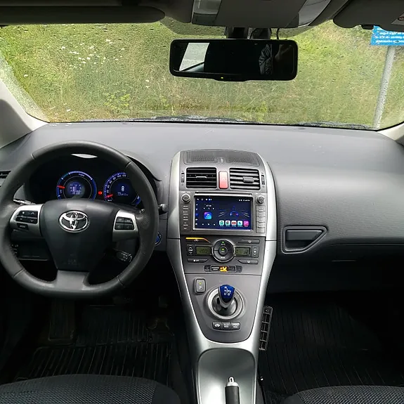 Toyota Auris 2010 photo 3