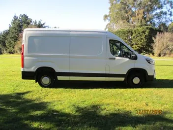 LDV Deliver 9 2021 photo 2