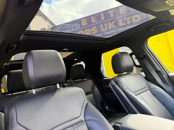 Land Rover Discovery 2019 photo 2