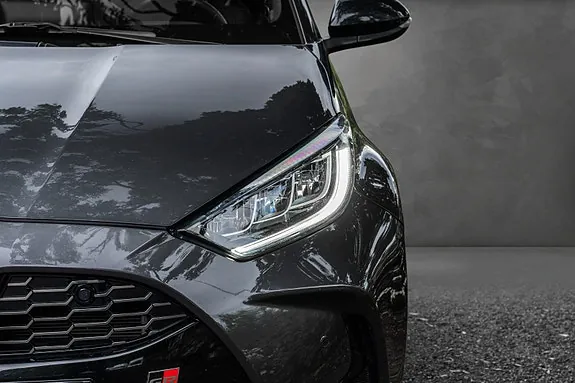 Toyota Yaris 2022 photo 2