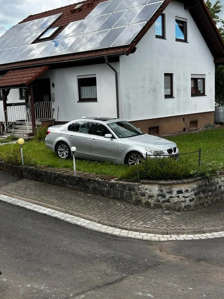 BMW E60 520I