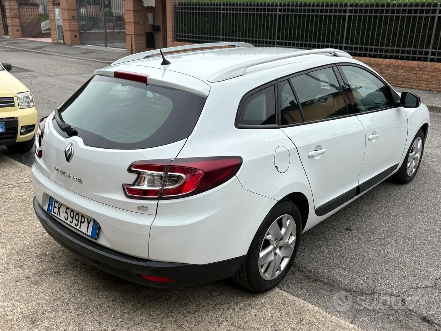 Renault Megane 2012 photo 2