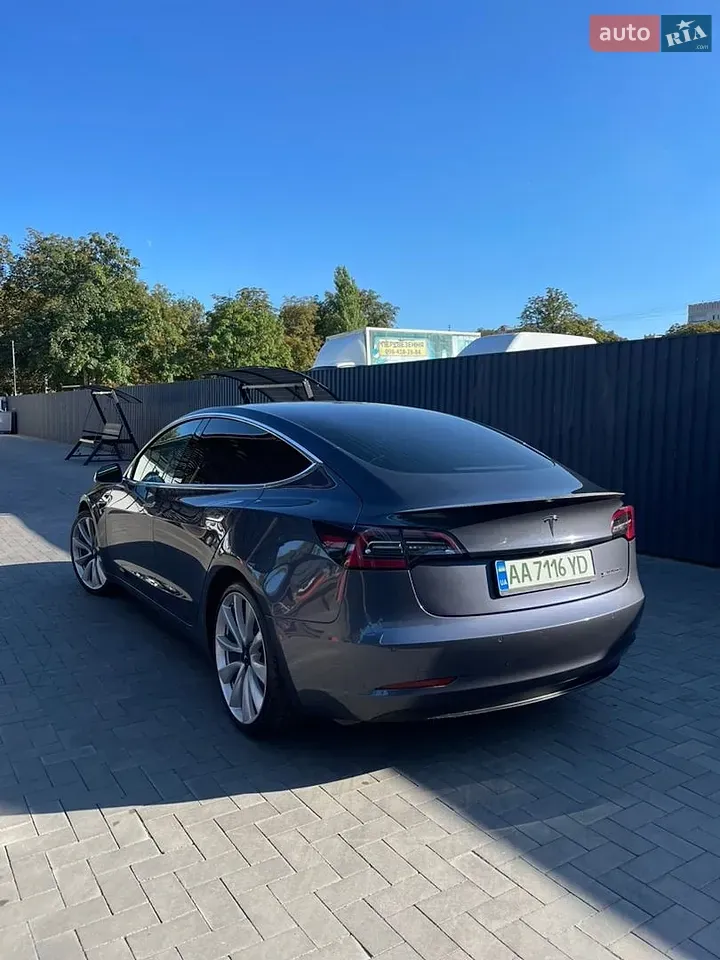 Tesla Model 3 2018 photo 2