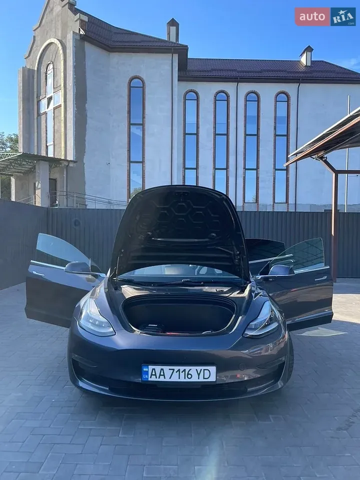 Tesla Model 3 2018 photo 4