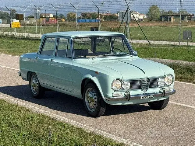 Alfa Romeo Giulia 1960 photo 4