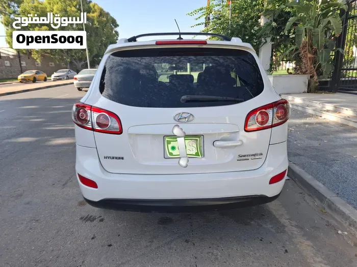 Hyundai Santa Fe 2011 photo 4