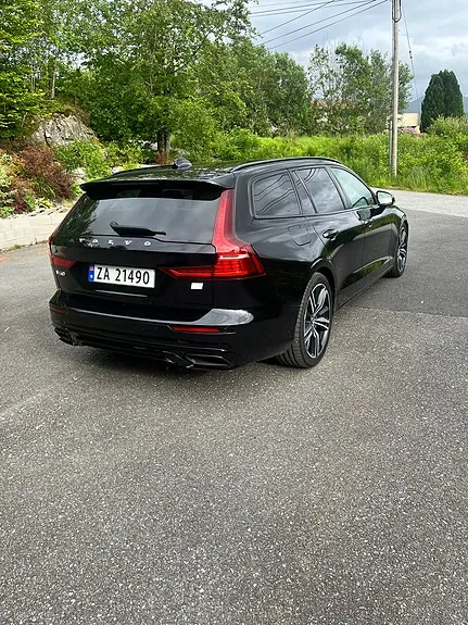 Volvo V60 2021 photo 2