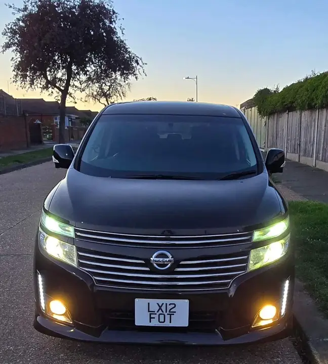 Nissan Elgrand 2022 photo 2