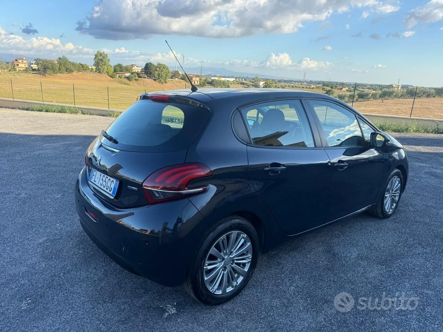 Peugeot 208 2018 photo 3