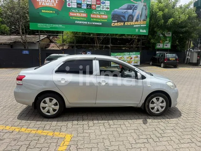 Toyota Yaris 2012 photo 5