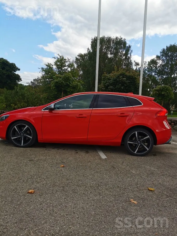 Volvo V40 2014 photo 2
