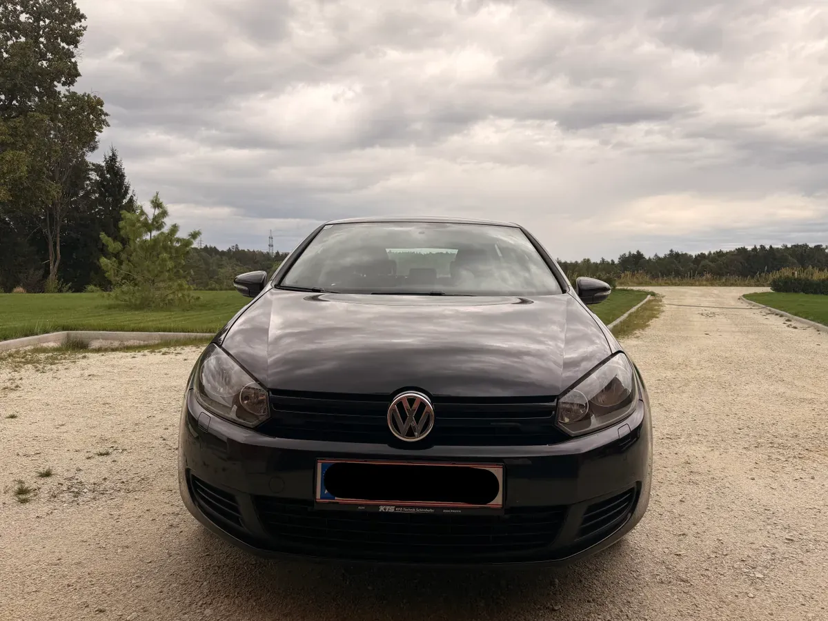 Volkswagen Golf 2010 photo 2