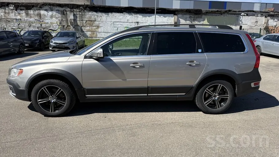 Volvo Xc70 2011 photo 2