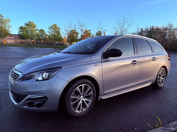 Peugeot 308 Sw 2017 photo 2