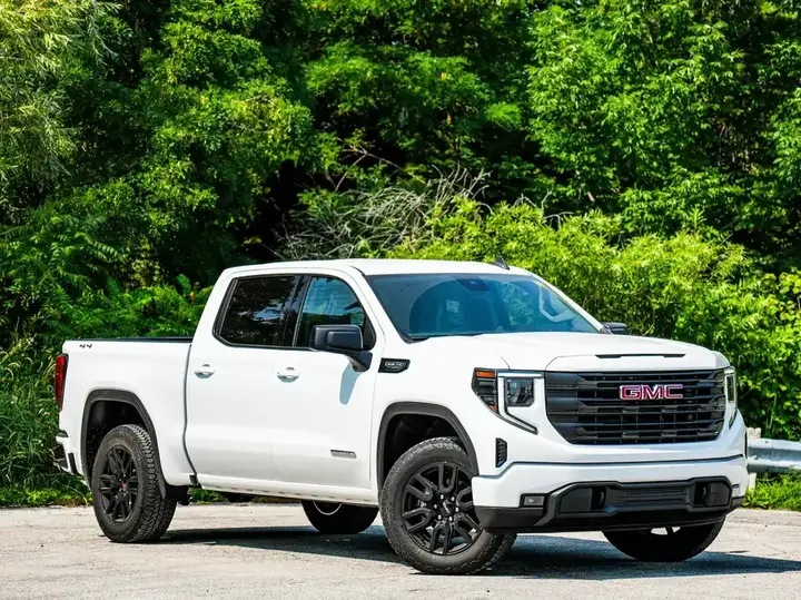 GMC Sierra 1500 2026 photo 2